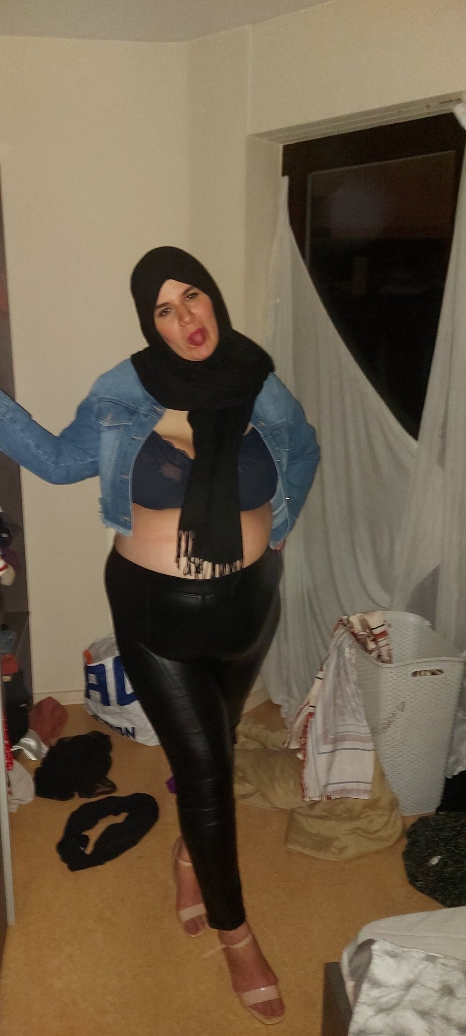 LAuwz1i6Ela FFZbFyNWUAM2jH 